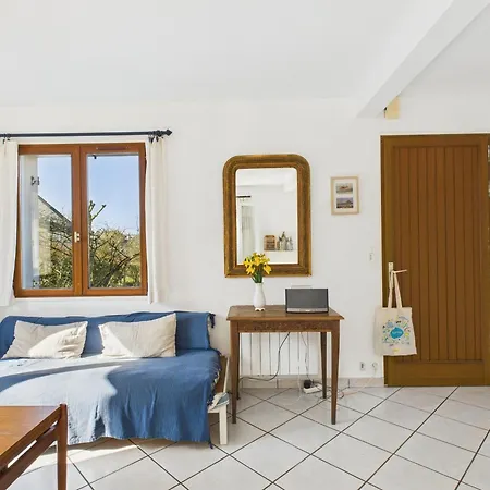 Holiday home Maison Pour 6 En Bord De - Jardin Et Piscine