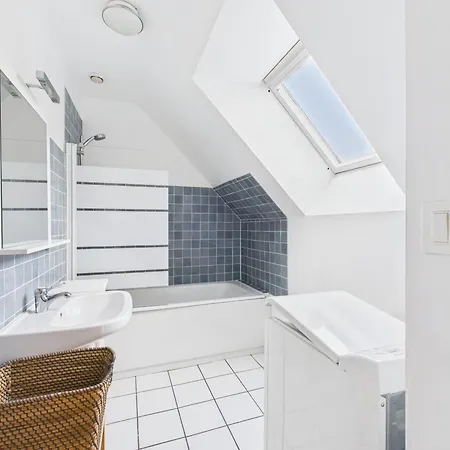 Holiday home Maison Pour 6 En Bord De - Jardin Et Piscine